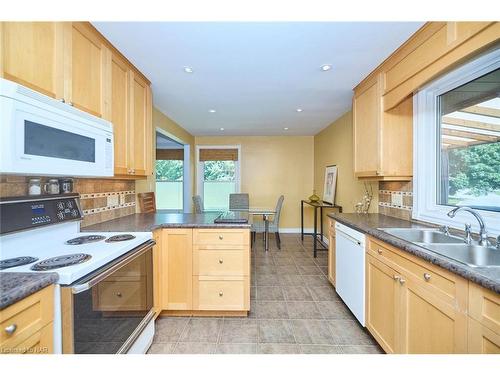 50 Trelawne Drive, St. Catharines, ON - Indoor Photo Showing Kitchen With Double Sink