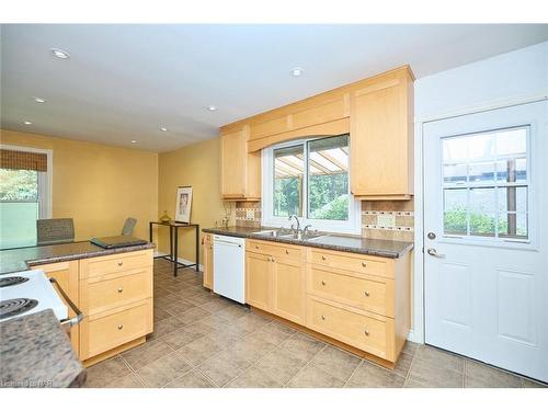 50 Trelawne Drive, St. Catharines, ON - Indoor Photo Showing Kitchen With Double Sink