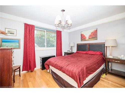 50 Trelawne Drive, St. Catharines, ON - Indoor Photo Showing Bedroom