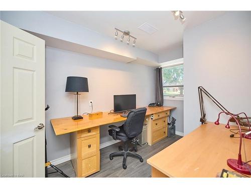 50 Trelawne Drive, St. Catharines, ON - Indoor Photo Showing Office