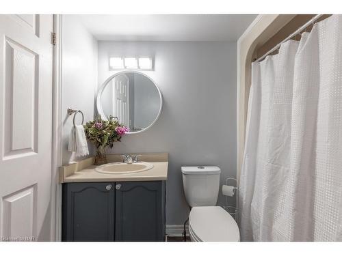 110-2 Walnut Street, St. Catharines, ON - Indoor Photo Showing Bathroom