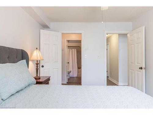 110-2 Walnut Street, St. Catharines, ON - Indoor Photo Showing Bedroom