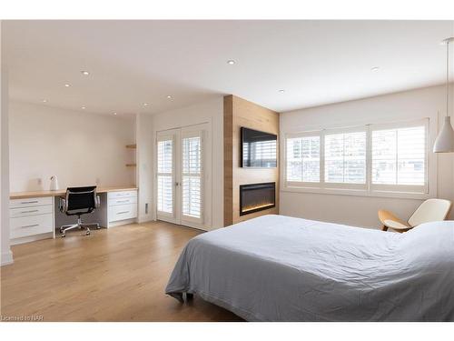 37-88 Lakeport Road, St. Catharines, ON - Indoor Photo Showing Bedroom