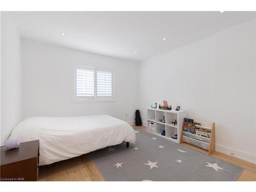 37-88 Lakeport Road, St. Catharines, ON - Indoor Photo Showing Bedroom