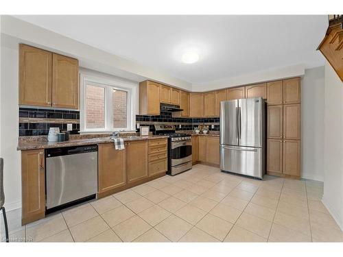 177 Wright Crescent, Niagara-On-The-Lake, ON - Indoor Photo Showing Kitchen