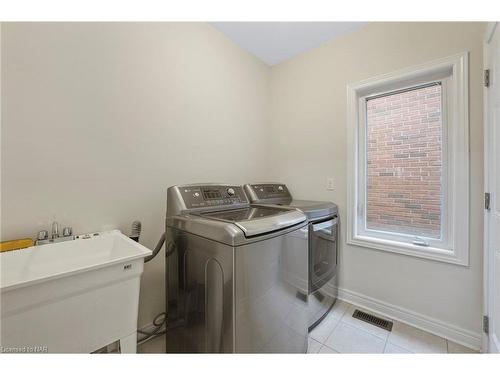 177 Wright Crescent, Niagara-On-The-Lake, ON - Indoor Photo Showing Laundry Room