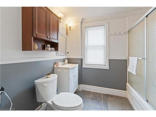 5073 Willmott Street, Niagara Falls, ON - Indoor Photo Showing Bathroom