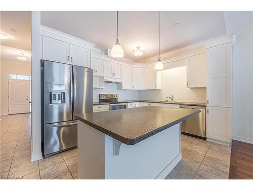 34 Sandalwood Common, St. Catharines, ON - Indoor Photo Showing Kitchen With Upgraded Kitchen