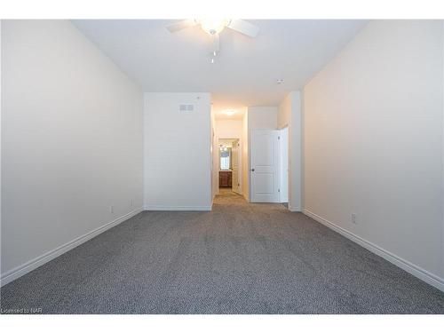 34 Sandalwood Common, St. Catharines, ON - Indoor Photo Showing Other Room