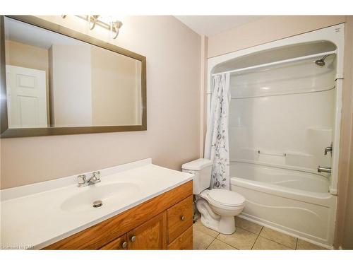 27B Walnut Street, St. Catharines, ON - Indoor Photo Showing Bathroom