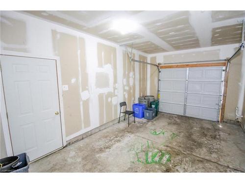 27B Walnut Street, St. Catharines, ON - Indoor Photo Showing Garage