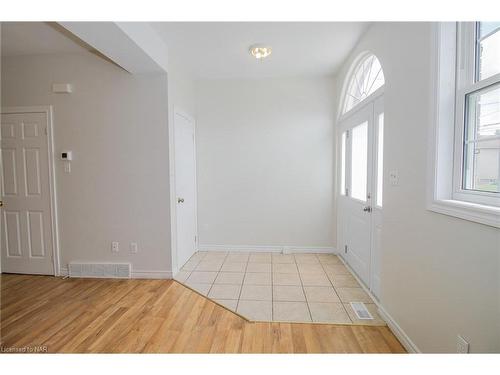 27B Walnut Street, St. Catharines, ON - Indoor Photo Showing Other Room