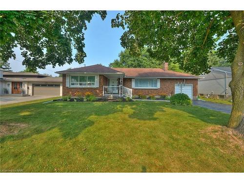 6361 Clare Crescent, Niagara Falls, ON - Outdoor With Facade