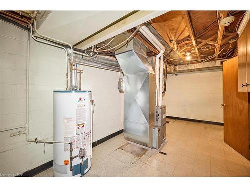 6361 Clare Crescent, Niagara Falls, ON - Indoor Photo Showing Basement