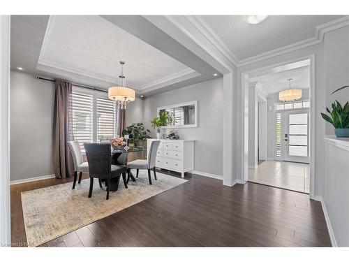 8849 Dogwood Crescent, Niagara Falls, ON - Indoor Photo Showing Dining Room