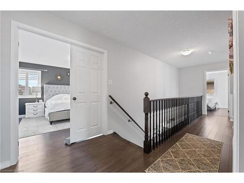 8849 Dogwood Crescent, Niagara Falls, ON - Indoor Photo Showing Other Room