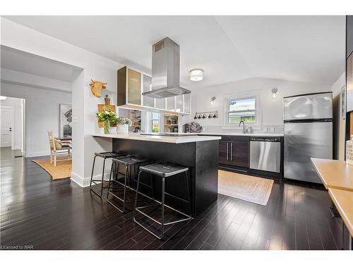 625 Charlotte Street, Niagara-On-The-Lake, ON - Indoor Photo Showing Kitchen