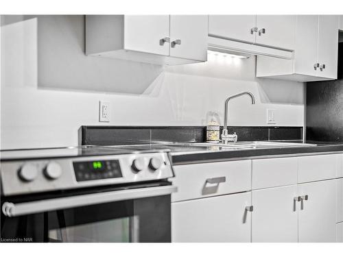 625 Charlotte Street, Niagara-On-The-Lake, ON - Indoor Photo Showing Kitchen