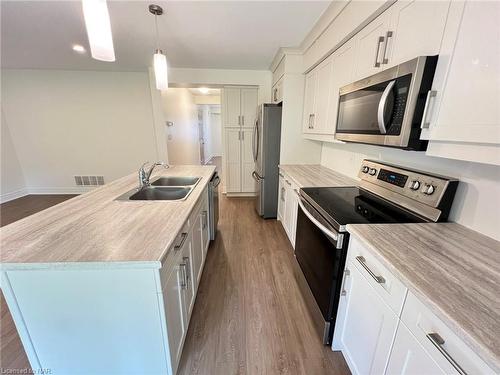 16-340 Prospect Point Road North Road, Ridgeway, ON - Indoor Photo Showing Kitchen With Double Sink