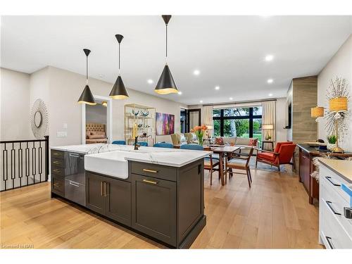 45 Peach Tree Common, St. Catharines, ON - Indoor Photo Showing Kitchen With Upgraded Kitchen