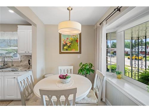 37 South Crescent, Port Colborne, ON - Indoor Photo Showing Dining Room