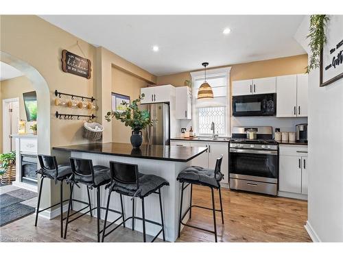 84 Steele Street, Port Colborne, ON - Indoor Photo Showing Kitchen With Upgraded Kitchen