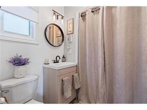 84 Steele Street, Port Colborne, ON - Indoor Photo Showing Bathroom