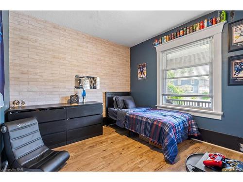 84 Steele Street, Port Colborne, ON - Indoor Photo Showing Bedroom