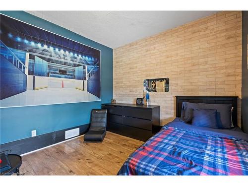 84 Steele Street, Port Colborne, ON - Indoor Photo Showing Bedroom