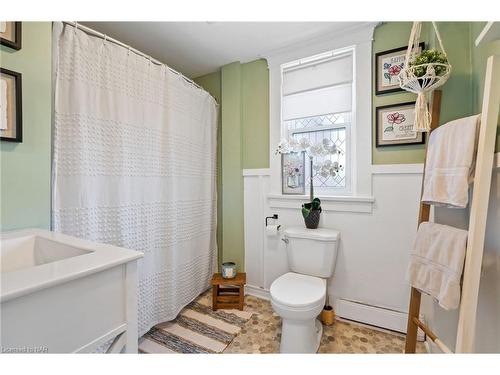 84 Steele Street, Port Colborne, ON - Indoor Photo Showing Bathroom