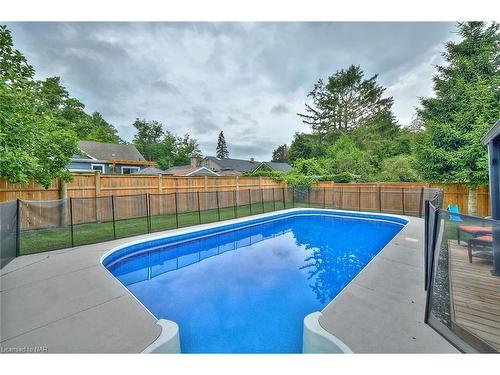 35 Parkdale Place, Welland, ON - Outdoor With In Ground Pool With Backyard