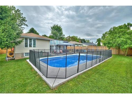 35 Parkdale Place, Welland, ON - Outdoor With In Ground Pool With Backyard