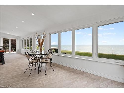 11825 Lakeshore Road, Wainfleet, ON - Indoor Photo Showing Dining Room