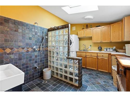 11825 Lakeshore Road, Wainfleet, ON - Indoor Photo Showing Kitchen