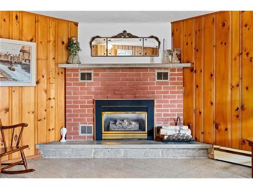 515 Sugarloaf Street, Port Colborne, ON - Indoor Photo Showing Living Room With Fireplace