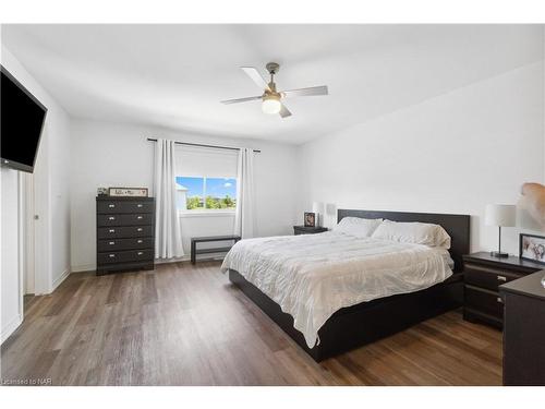 106 Spruce Crescent, Welland, ON - Indoor Photo Showing Bedroom