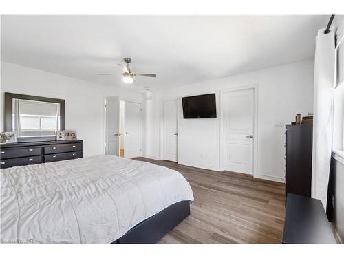 106 Spruce Crescent, Welland, ON - Indoor Photo Showing Bedroom