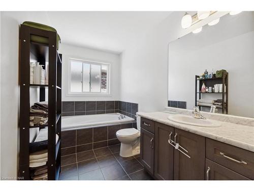 106 Spruce Crescent, Welland, ON - Indoor Photo Showing Bathroom