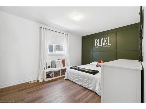 106 Spruce Crescent, Welland, ON - Indoor Photo Showing Bedroom