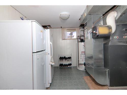 82 Louth Street, St. Catharines, ON - Indoor Photo Showing Laundry Room