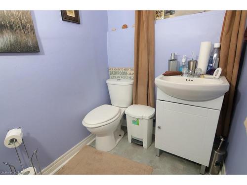 82 Louth Street, St. Catharines, ON - Indoor Photo Showing Bathroom