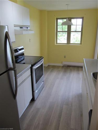 605-1905 Normandy Street, Lasalle, ON - Indoor Photo Showing Kitchen