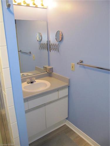 605-1905 Normandy Street, Lasalle, ON - Indoor Photo Showing Bathroom