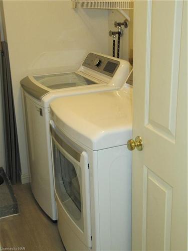 605-1905 Normandy Street, Lasalle, ON - Indoor Photo Showing Laundry Room