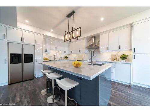 7903 Mulhern Street, Niagara Falls, ON - Indoor Photo Showing Kitchen With Upgraded Kitchen