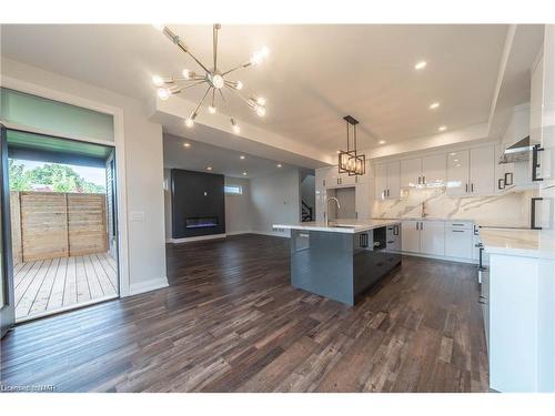 7903 Mulhern Street, Niagara Falls, ON - Indoor Photo Showing Kitchen With Upgraded Kitchen