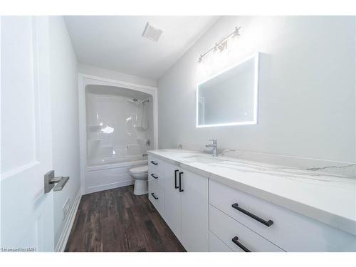 7903 Mulhern Street, Niagara Falls, ON - Indoor Photo Showing Bathroom