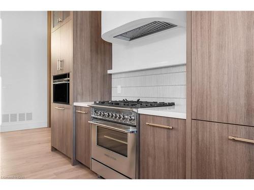 51 Shaws Lane, Niagara-On-The-Lake, ON - Indoor Photo Showing Kitchen