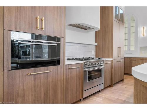 51 Shaws Lane, Niagara-On-The-Lake, ON - Indoor Photo Showing Kitchen