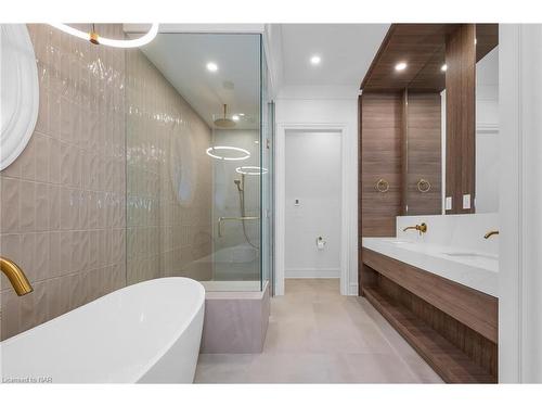 51 Shaws Lane, Niagara-On-The-Lake, ON - Indoor Photo Showing Bathroom